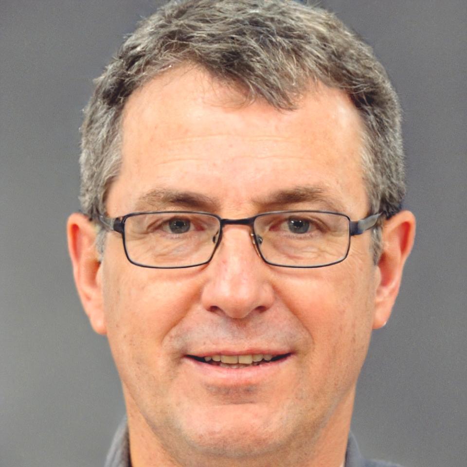 Portrait de Léonard Brossard, formateur en stratégies d'investissement saisonnier